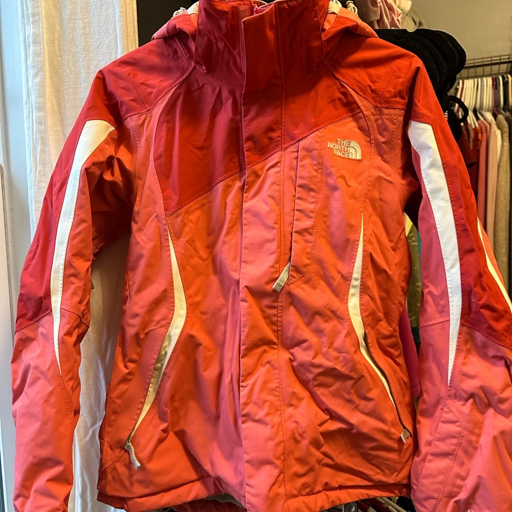 Beautiful north face jacket worn once.